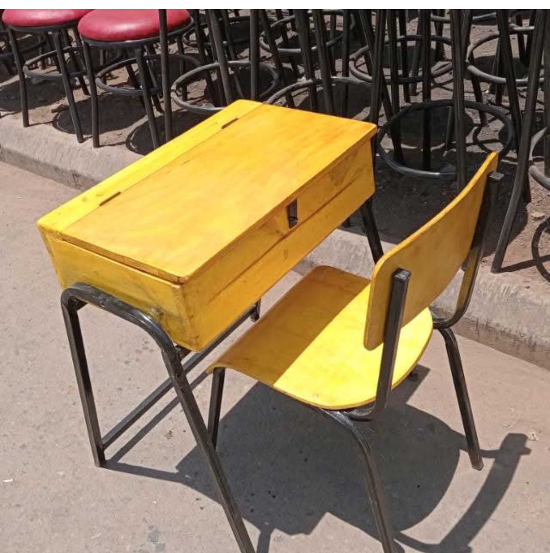 Cork Notice Board with Aluminium Frame (120 Ã— 90 cm)