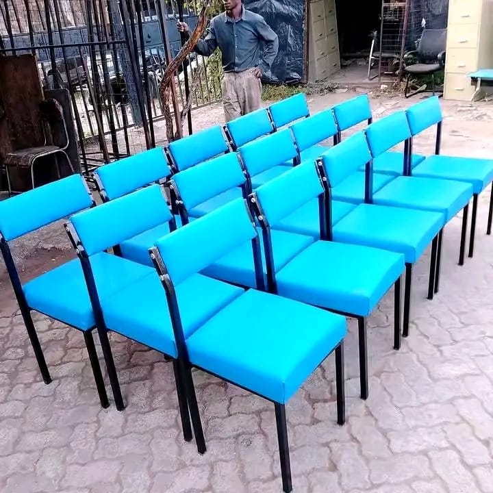 Teacher Desk with Lockable Pedestal Drawers